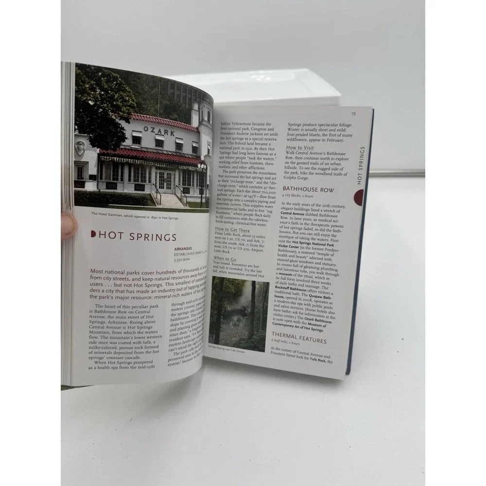 GUIDE TO NATIONAL PARKS OF THE‎ UNITED STATES by National Geographic Book